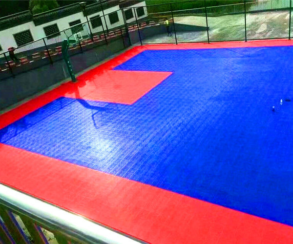 如皋硅PU籃球場掉色，變色的原因